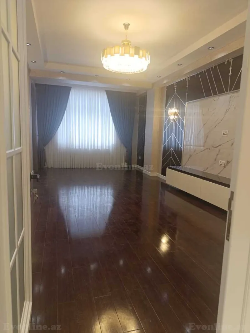 4 otaqlı Mənzil 215 m² Azadlıq prospekti m. Satılır