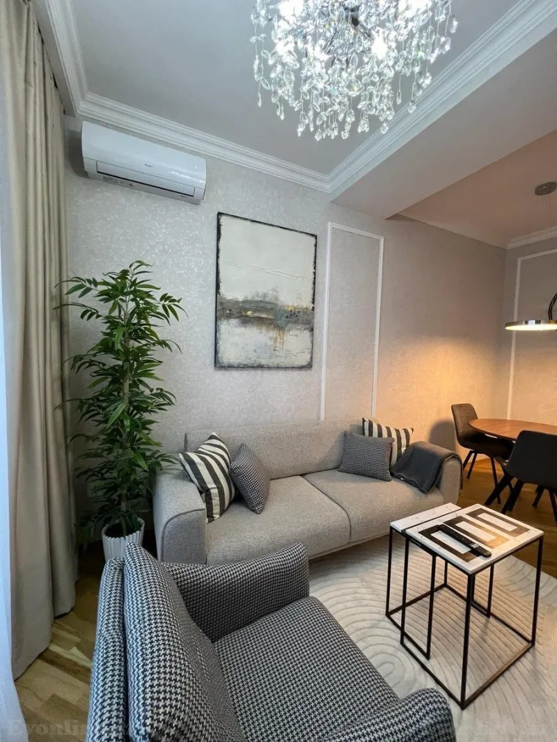 Kirayə verilir 2 otaqlı Mənzil Yeni tikili 80 m² Xətai m.
