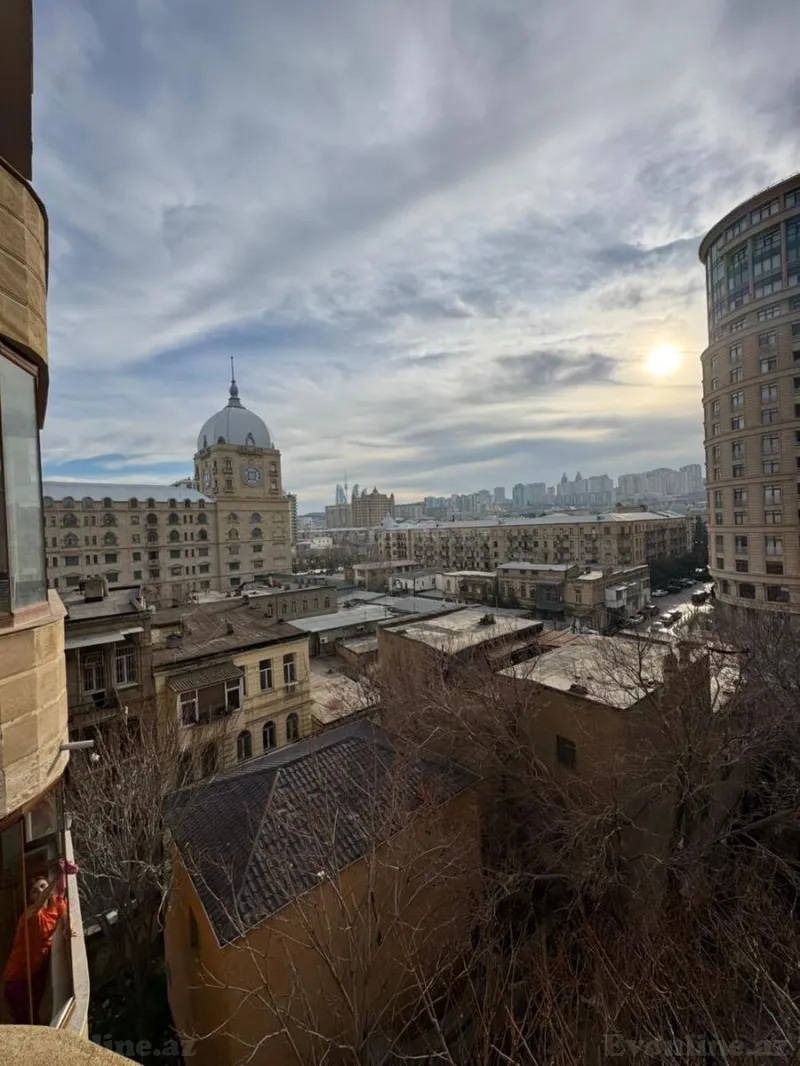 4 otaqlı Mənzil 160 m² Nizami m. Satılır