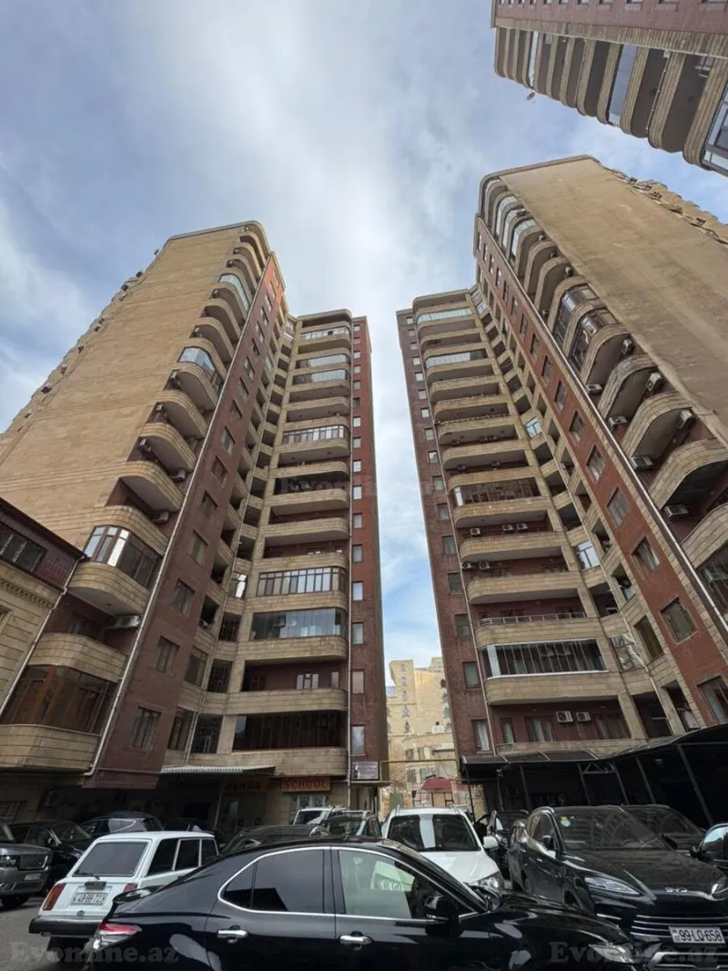 Satılır 4 otaqlı Mənzil Yeni tikili 160 m² Nizami m. - şəkil 2