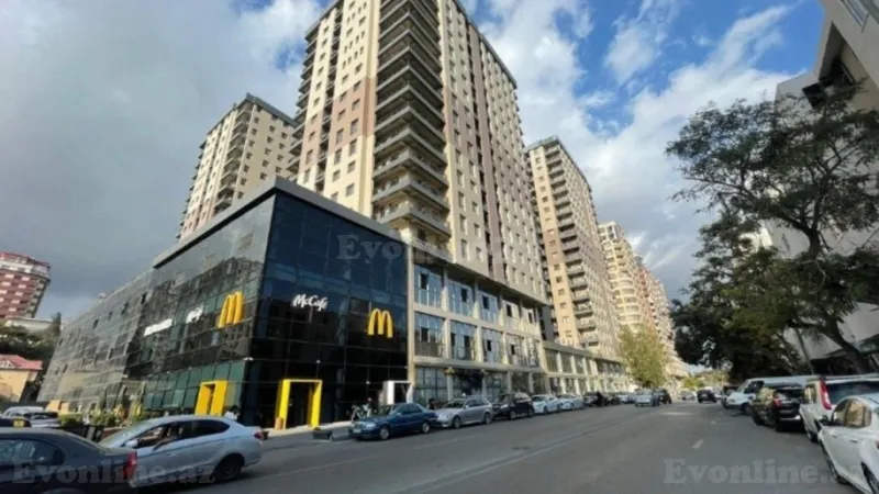 4 otaqlı Mənzil 193 m² Nəsimi r. Satılır