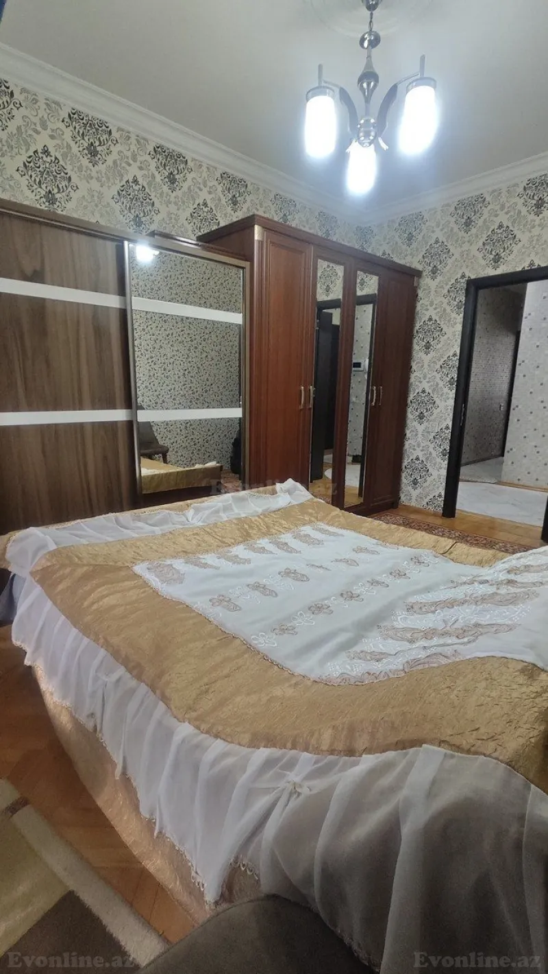 Satılır 4 otaqlı Mənzil Köhnə tikili 130 m² Binəqədi r. - şəkil 13