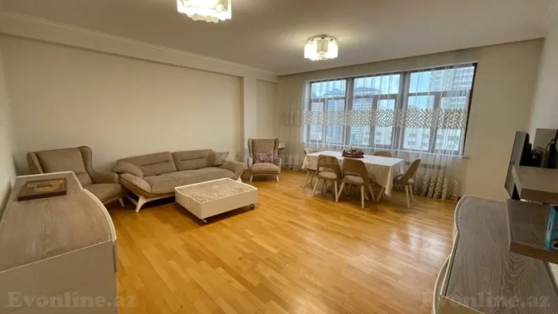 3 otaqlı Mənzil 130 m² Xətai m. Kirayə verilir
