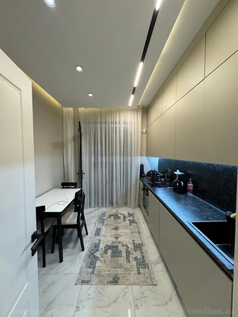 Kirayə verilir 2 otaqlı Mənzil Yeni tikili 70 m² Memar Əcəmi m. - şəkil 3