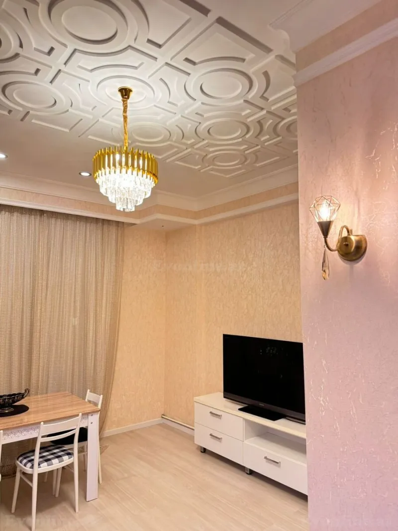 2 otaqlı Mənzil 75 m² 28 May m. Kirayə verilir