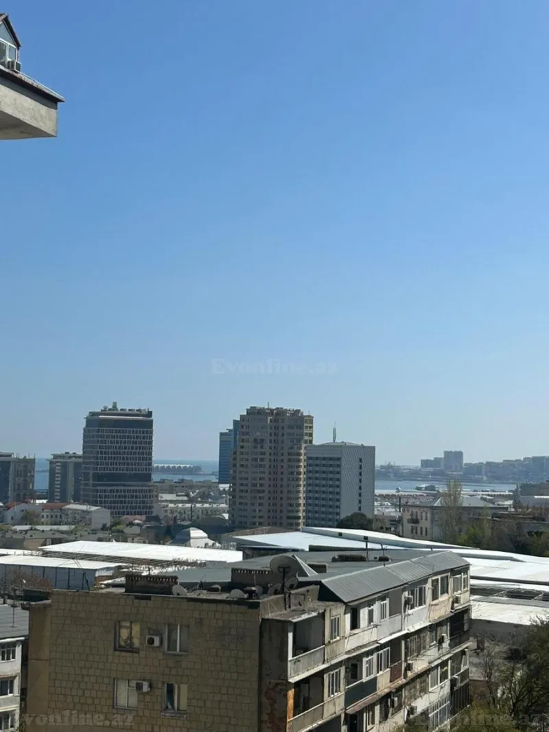 3 otaqlı Mənzil 120 m² 28 May m. Satılır