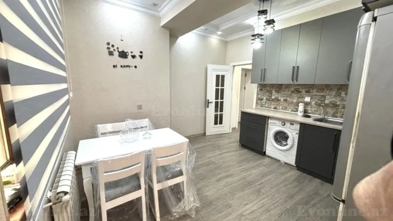 3 otaqlı Mənzil 130 m² Memar Əcəmi m. Kirayə verilir