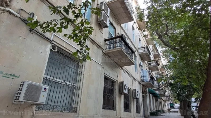2 otaqlı Mənzil 65 m² İçərişəhər m. Satılır