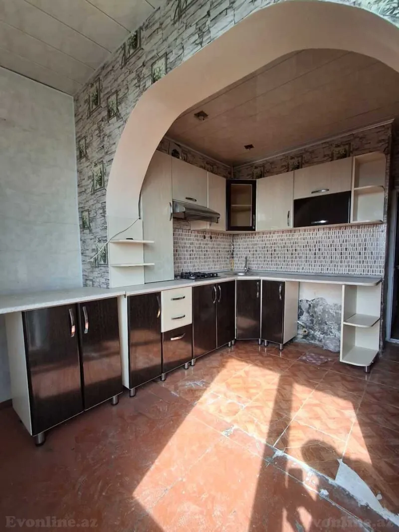 Satılır 5 otaqlı Mənzil Köhnə tikili 100 m² Buzovna - şəkil 3