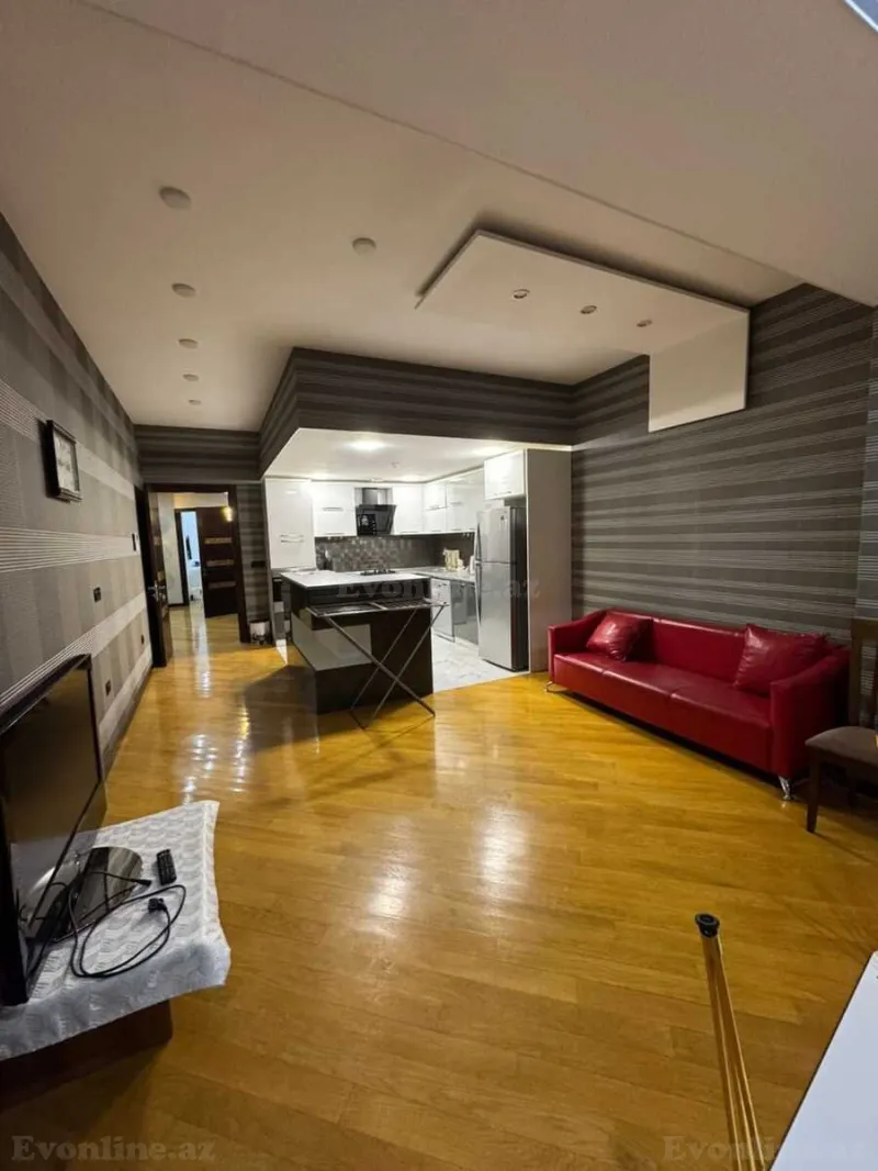 3 otaqlı Mənzil 150 m² Nizami m. Kirayə verilir