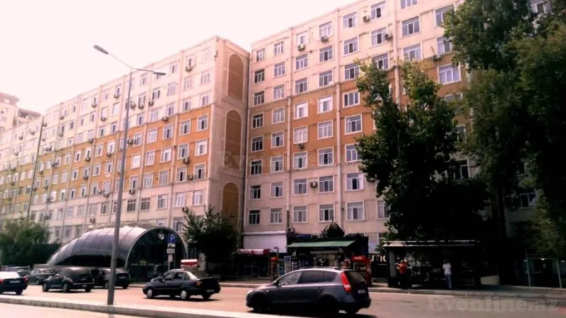 3 otaqlı Mənzil 65 m² 8 Noyabr m. Kirayə verilir