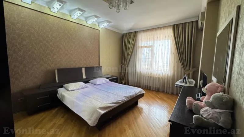 2 otaqlı Mənzil 110 m² 28 May m. Kirayə verilir