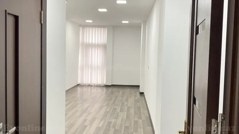 Kirayə verilir Ofis 32 m² 28 May m.