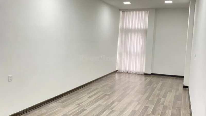 Kirayə verilir Ofis 32 m² 28 May m. - şəkil 2