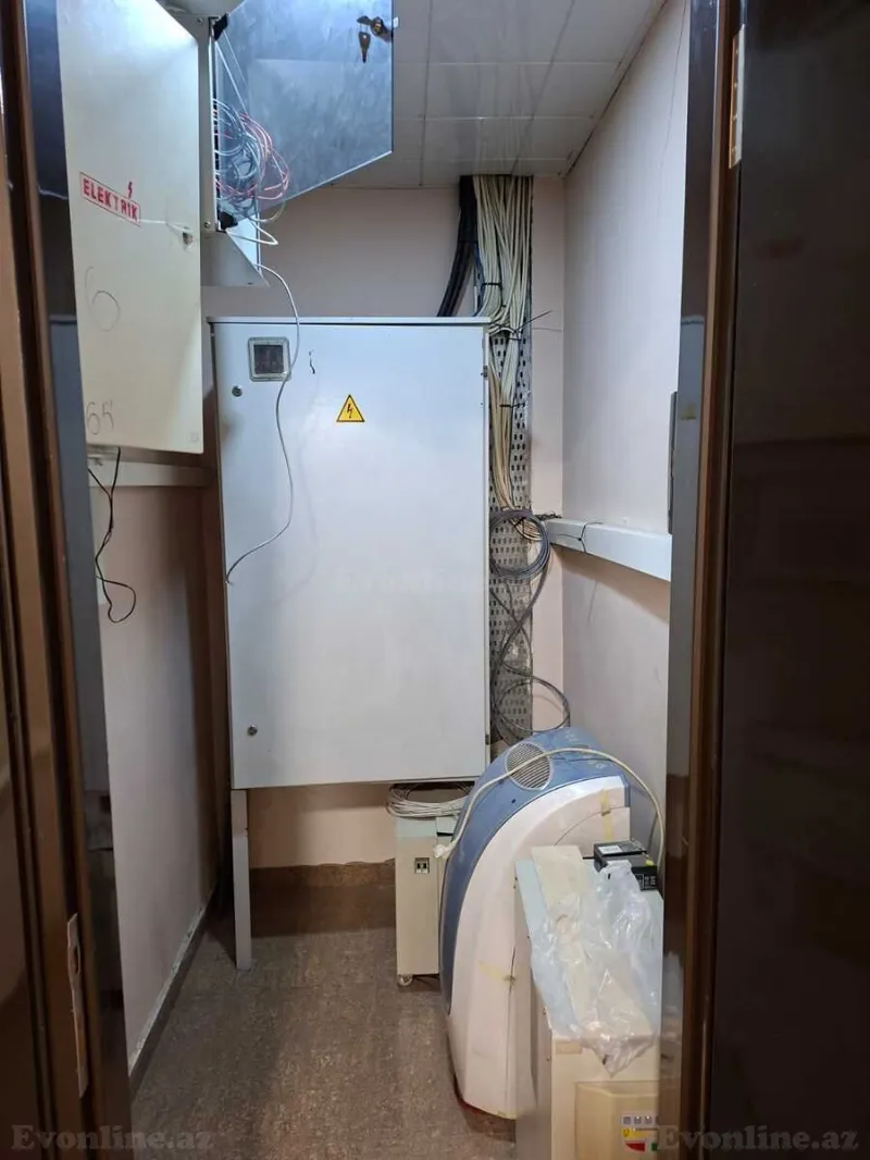 Kirayə verilir Ofis 322 m² 28 May m. - şəkil 14