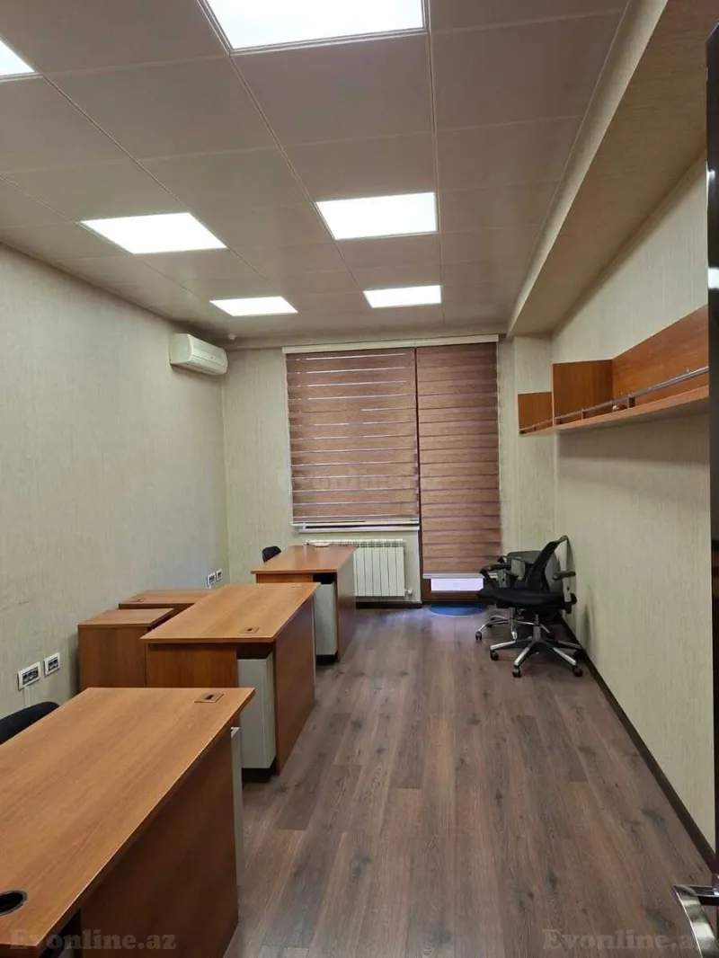 Kirayə verilir Ofis 322 m² 28 May m. - şəkil 16