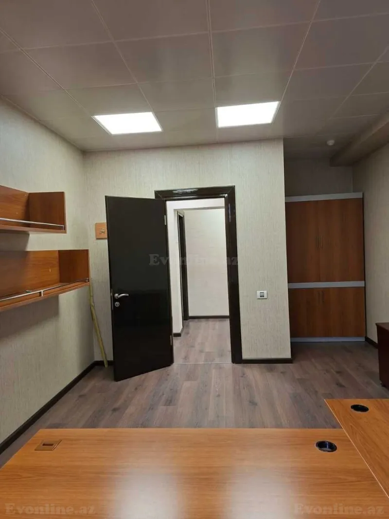 Kirayə verilir Ofis 322 m² 28 May m. - şəkil 20