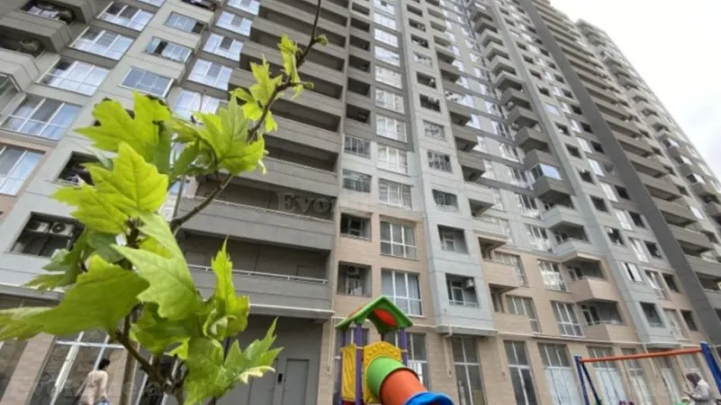 2 otaqlı Mənzil 80 m² İnşaatçılar m. Satılır