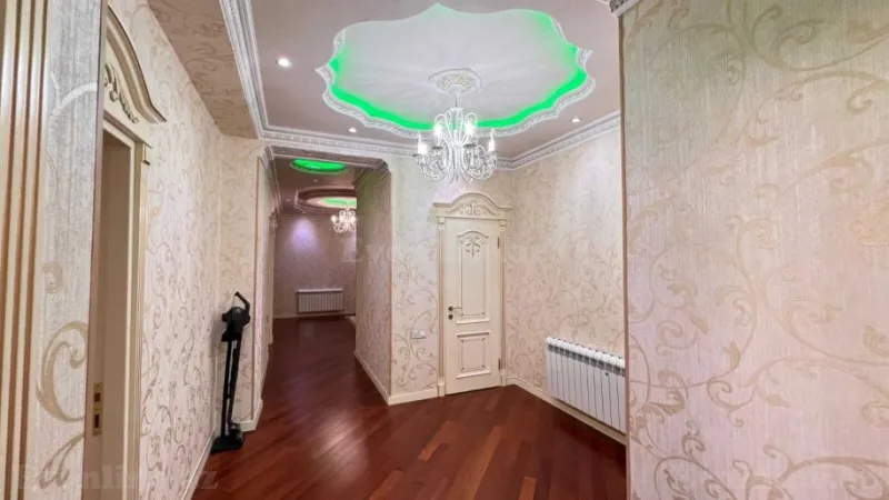 Satılır 4 otaqlı Mənzil Köhnə tikili 168 m² Qara Qarayev m. - şəkil 13