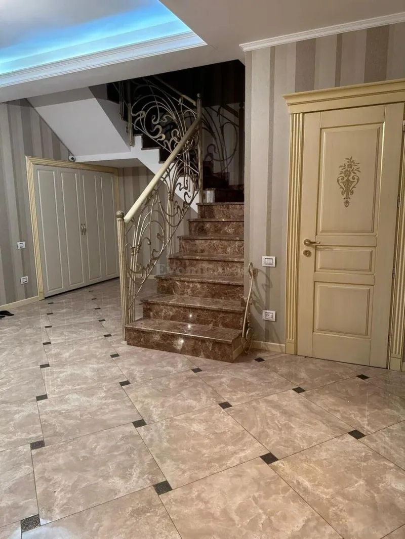 Satılır 4 otaqlı Mənzil Yeni tikili 278 m² Nərimanov r. - şəkil 12