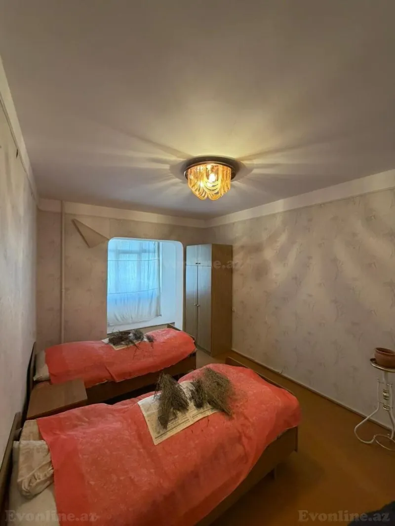 Satılır 4 otaqlı Mənzil Köhnə tikili 110 m² Yeni Yasamal - şəkil 3