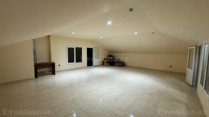 Kirayə verilir Obyekt 200 m² Yasamal