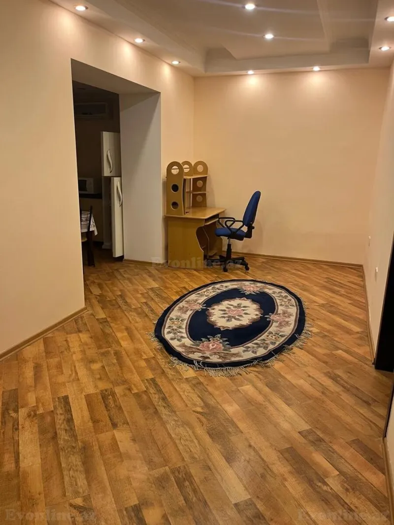 Kirayə verilir 2 otaqlı Mənzil Köhnə tikili 80 m² Sahil m. - şəkil 2