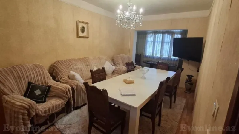 Satılır 5 otaqlı Mənzil Köhnə tikili 120 m² Xətai r.