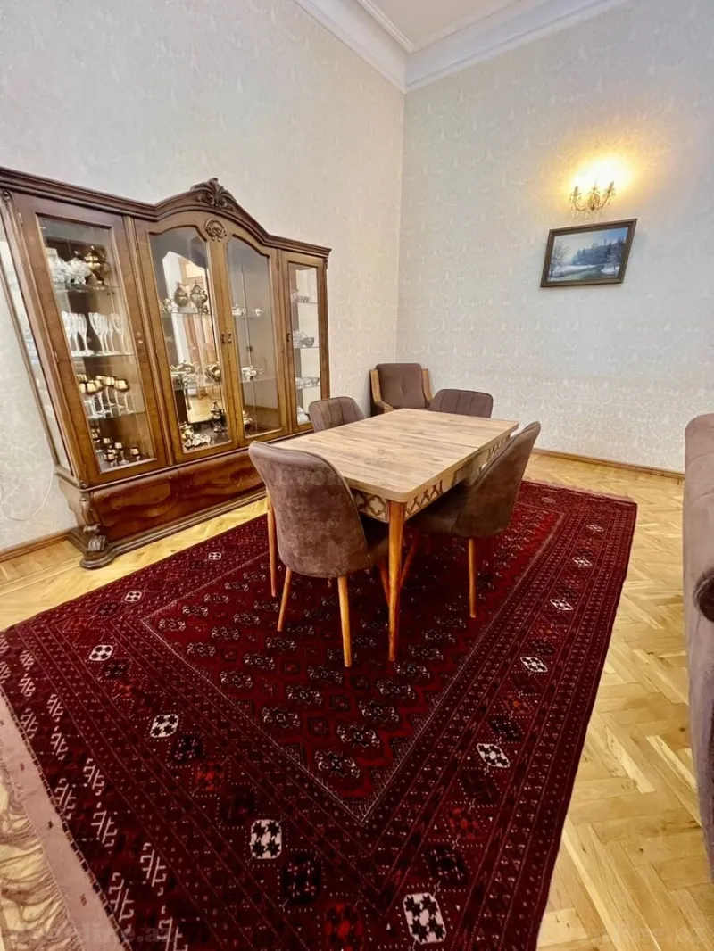 Kirayə verilir 3 otaqlı Mənzil Köhnə tikili 140 m² Sahil m. - şəkil 7