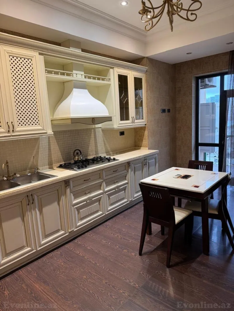 Satılır 4 otaqlı Mənzil Yeni tikili 200 m² Sahil m. - şəkil 3