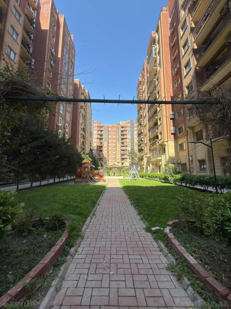 Satılır 4 otaqlı Mənzil Yeni tikili 220 m² Gənclik m. - şəkil 25