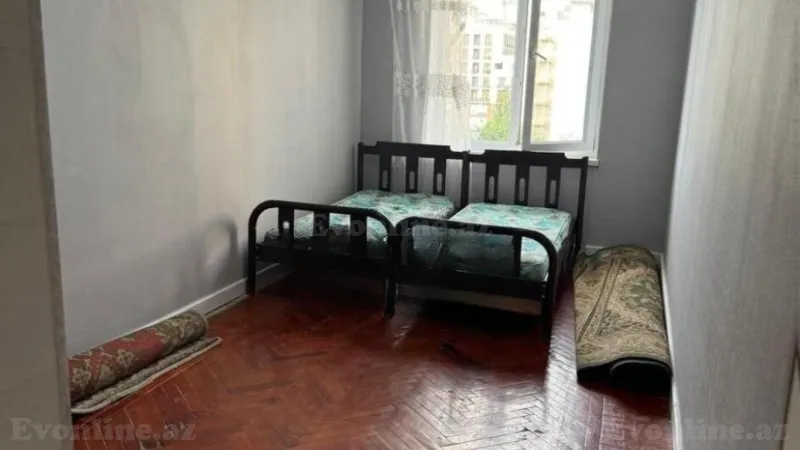 Satılır 2 otaqlı Mənzil Köhnə tikili 50 m² 8 Noyabr m. - şəkil 3