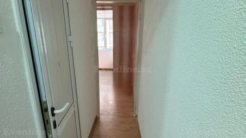 Satılır 2 otaqlı Mənzil Köhnə tikili 50 m² 8 Noyabr m. - şəkil 6