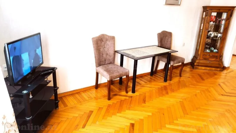 Kirayə verilir 2 otaqlı Mənzil Köhnə tikili 60 m² 28 May m.