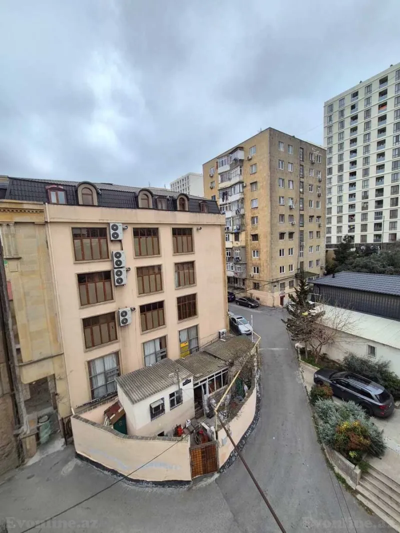 Satılır 2 otaqlı Mənzil Köhnə tikili 35 m² İnşaatçılar m. - şəkil 19