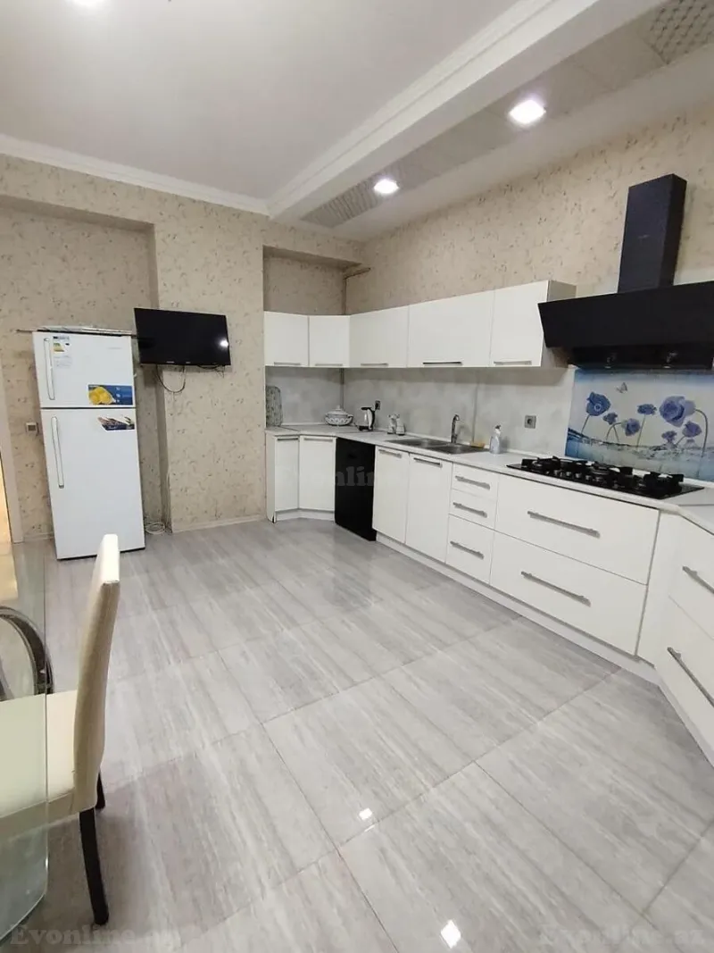 Kirayə verilir 3 otaqlı Mənzil Yeni tikili 190 m² Yasamal - şəkil 7