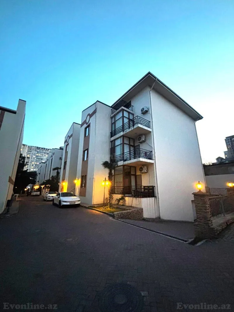 Kirayə verilir 7 otaqlı Mənzil Yeni tikili 350 m² İnşaatçılar m.