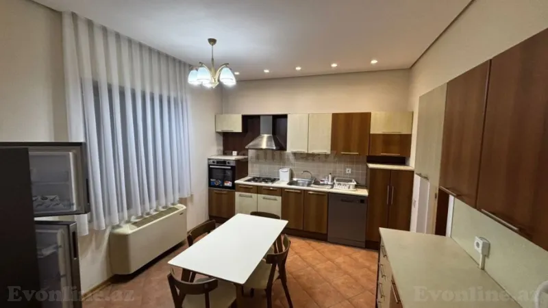 Kirayə verilir 7 otaqlı Mənzil Yeni tikili 350 m² İnşaatçılar m. - şəkil 9