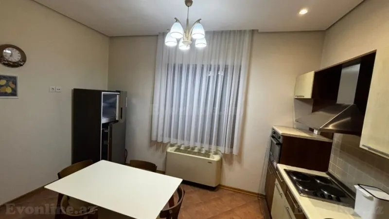 Kirayə verilir 7 otaqlı Mənzil Yeni tikili 350 m² İnşaatçılar m. - şəkil 11