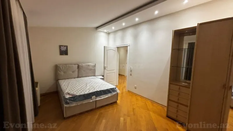 Kirayə verilir 7 otaqlı Mənzil Yeni tikili 350 m² İnşaatçılar m. - şəkil 18