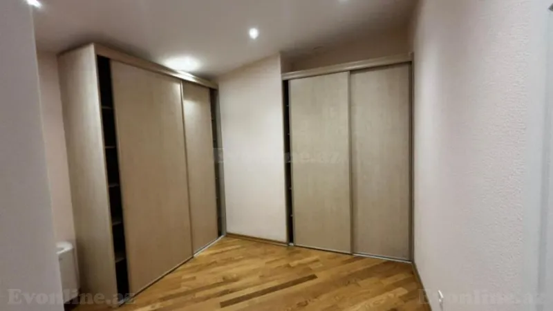 Kirayə verilir 7 otaqlı Mənzil Yeni tikili 350 m² İnşaatçılar m. - şəkil 26