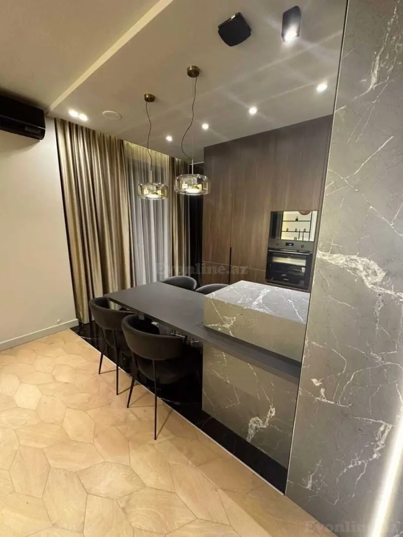 Satılır 3 otaqlı Mənzil Yeni tikili 148 m² 8 Noyabr m. - şəkil 2