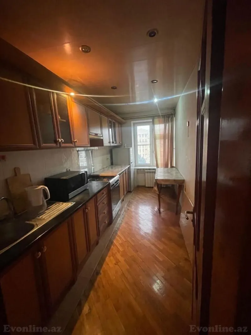 Satılır 2 otaqlı Mənzil Köhnə tikili 65 m² İçərişəhər m. - şəkil 6