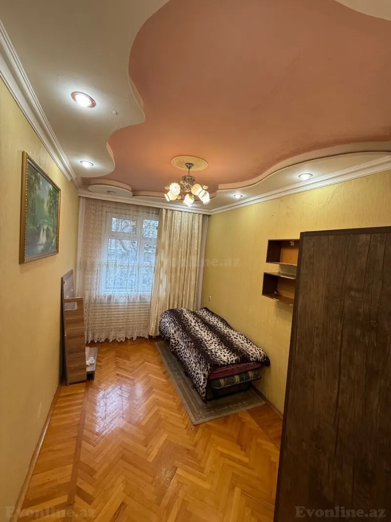 3 otaqlı Mənzil 85 m² 7-ci mikrorayon Satılır