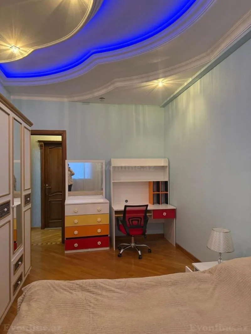 Kirayə verilir 4 otaqlı Mənzil Yeni tikili 200 m² 28 May m. - şəkil 13