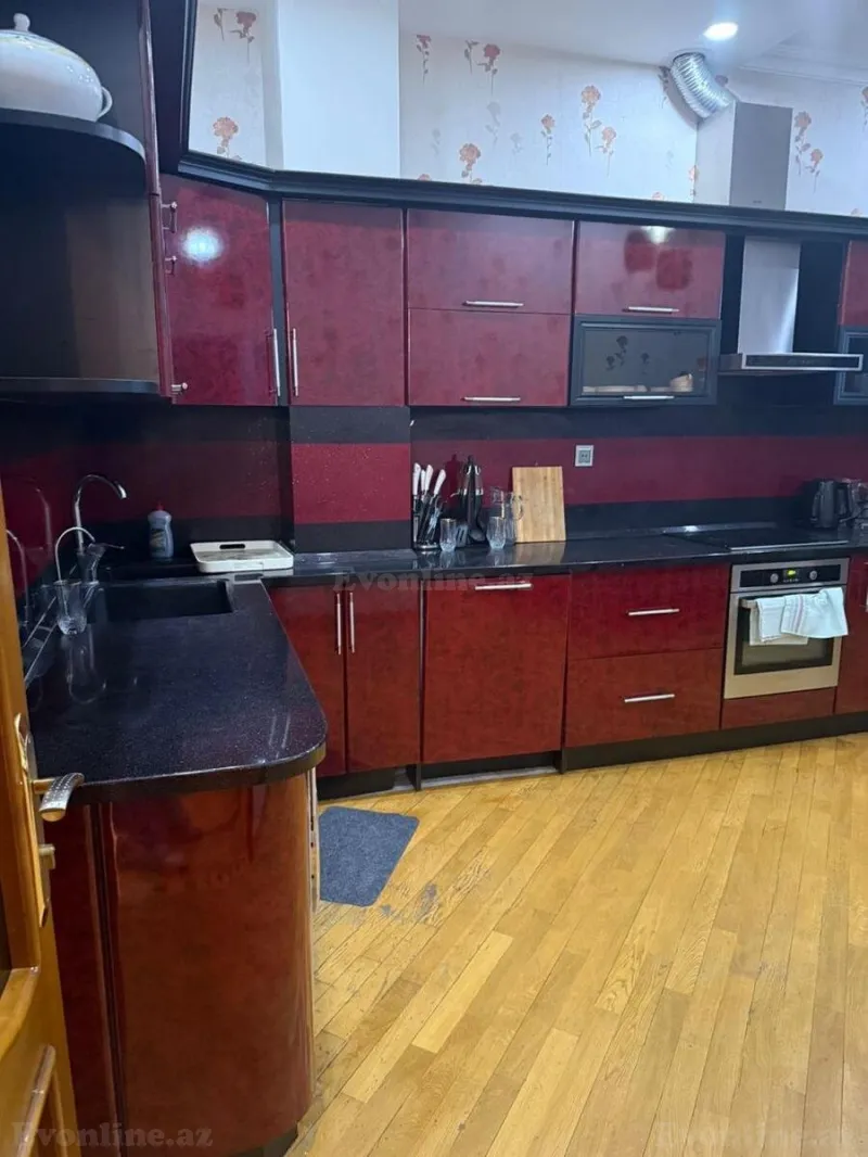 Kirayə verilir 4 otaqlı Mənzil Yeni tikili 200 m² 28 May m. - şəkil 23