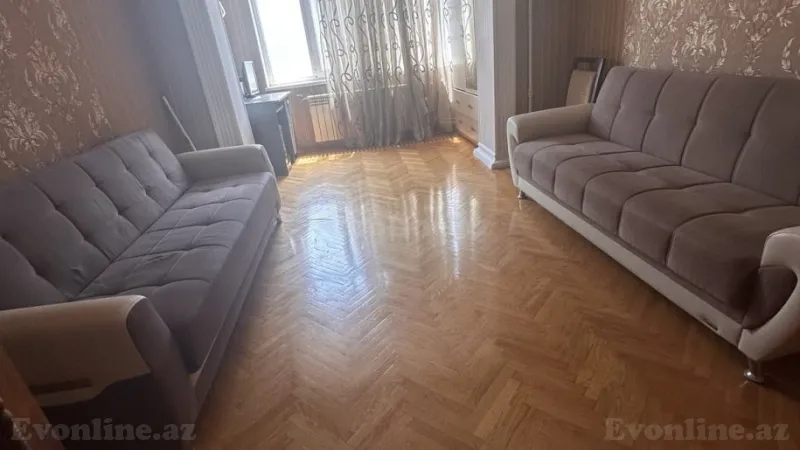 3 otaqlı Mənzil 82 m² 8-ci mikrorayon Satılır