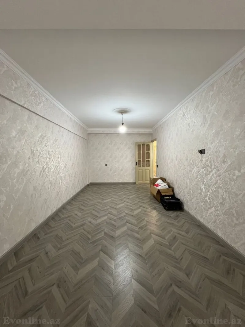 Satılır 3 otaqlı Mənzil Köhnə tikili 65 m² Koroğlu m. - şəkil 2