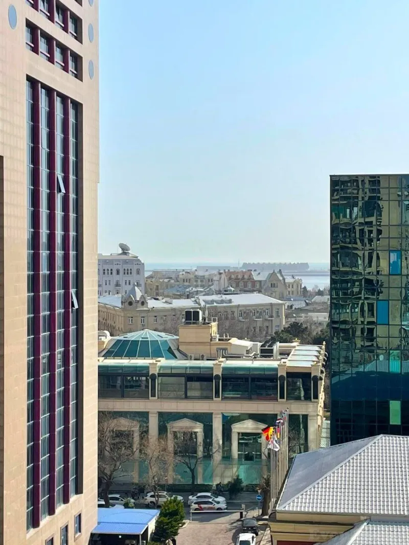 Kirayə verilir 4 otaqlı Mənzil Yeni tikili 186 m² Sahil m. - şəkil 2