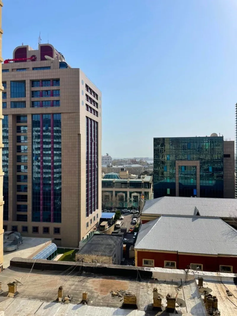 Kirayə verilir 4 otaqlı Mənzil Yeni tikili 186 m² Sahil m. - şəkil 3